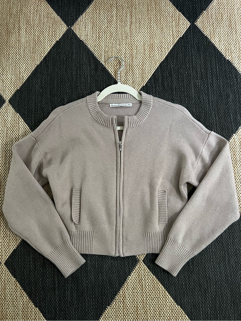 Abercrombie & Fitch Ribbed Zip-Front Sweater in Brown XXS
